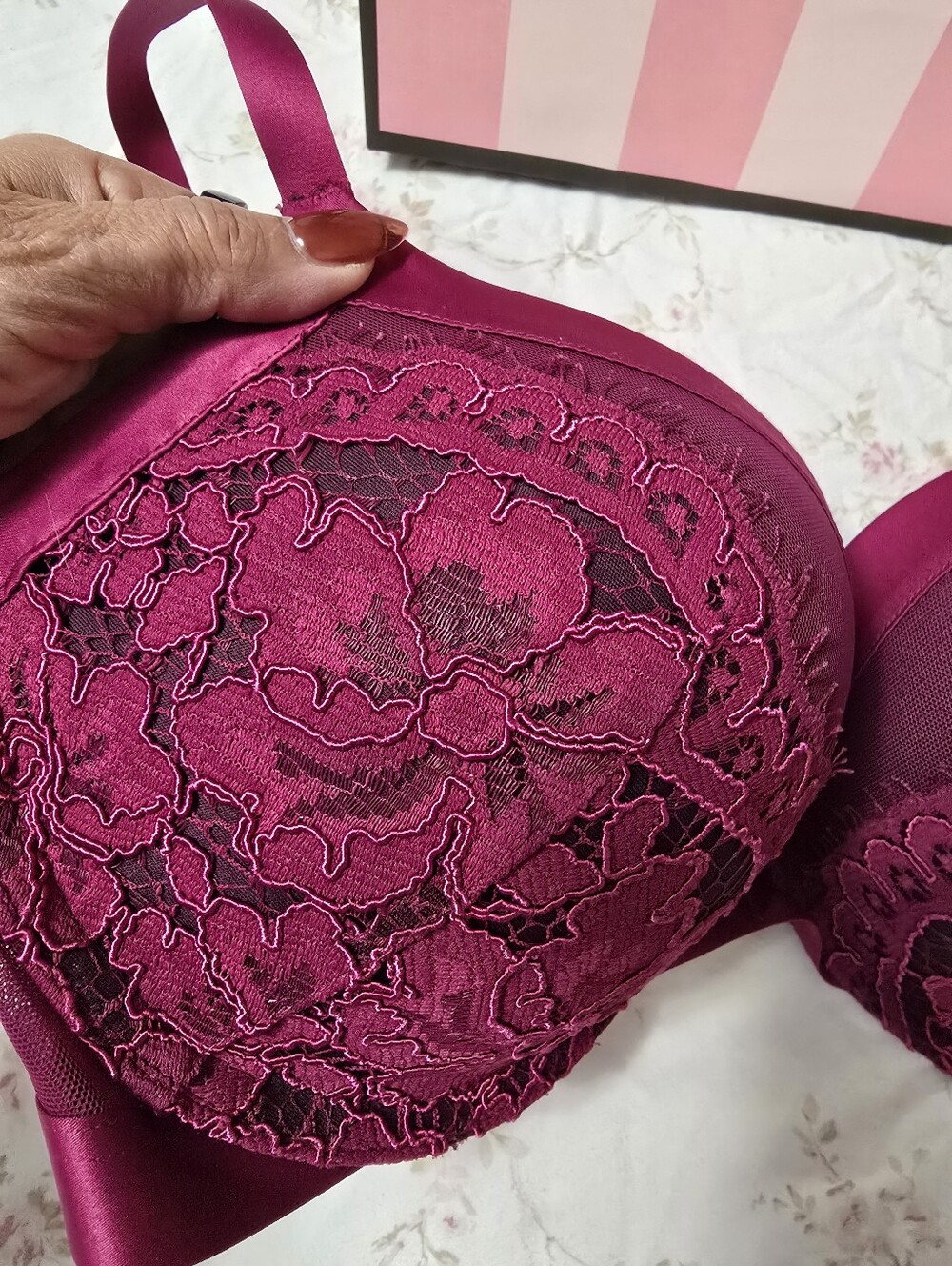 Victoria Secret Very Sexy Lace Bra 34DD - Picture 3 of 6